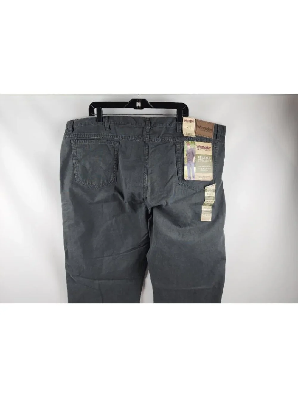 Wrangler Jeans Mens 48x30 RUGGED WEAR Regular Straight Fit Green